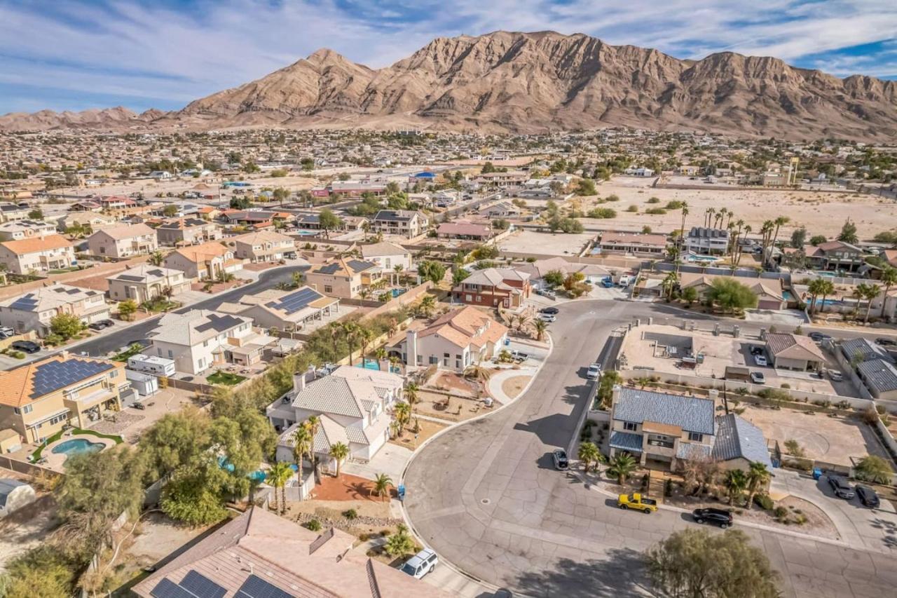 466 Massive 5 Bedroom Close To The Strip Сasa de vacaciones *