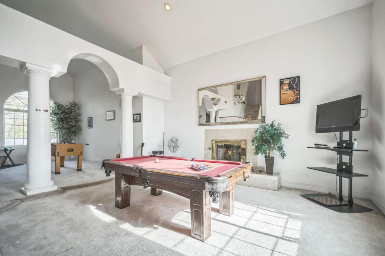 466 Massive 5 Bedroom Close To The Strip Сasa de vacaciones